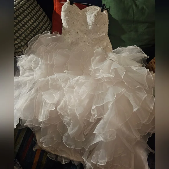 Sequin Ruffle High-Low wedding dress with Veil - Picture 2 of 12